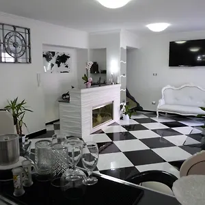 https://clelias-boutique-rooms-suites.in-sardinia.net