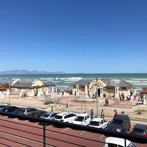 Apartment At The - Muizenberg, Cape Town